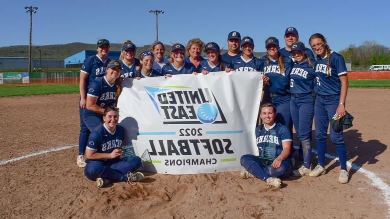 The 宾州州立银行 Softball Team wins United East Title